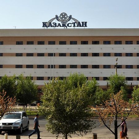 Kazakhstan Hotel Atyrau Bagian luar foto