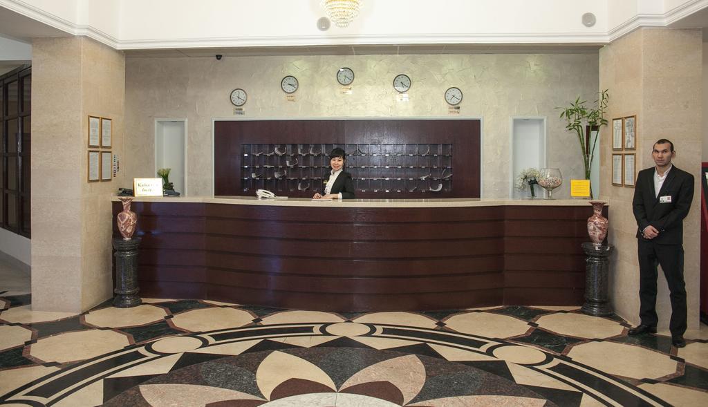 Kazakhstan Hotel Atyrau Bagian luar foto