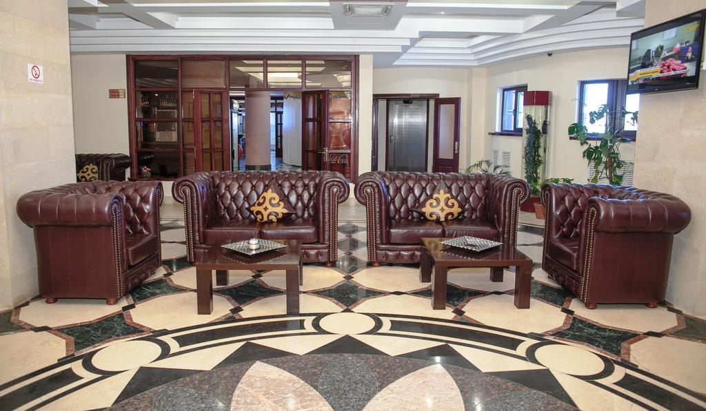 Kazakhstan Hotel Atyrau Bagian luar foto