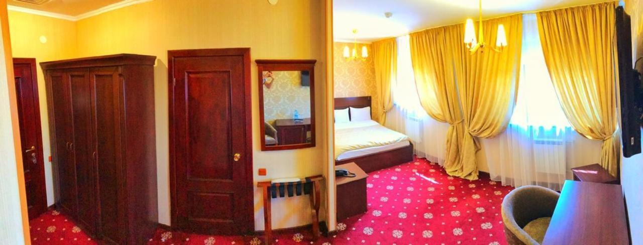 Kazakhstan Hotel Atyrau Bagian luar foto